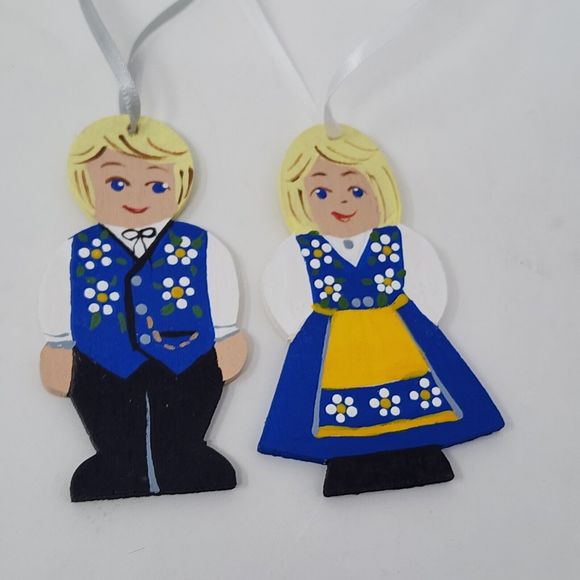 Vintage Christmas Tree Ornament Swiss Couple Holiday Decor Wooden Midway 2004 - Picture 1 of 6
